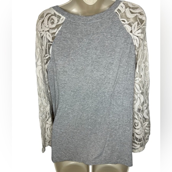Altar'd State -Size Large Gray Lace Raglan Long Sleeve Top Like New - Picture 5 of 8